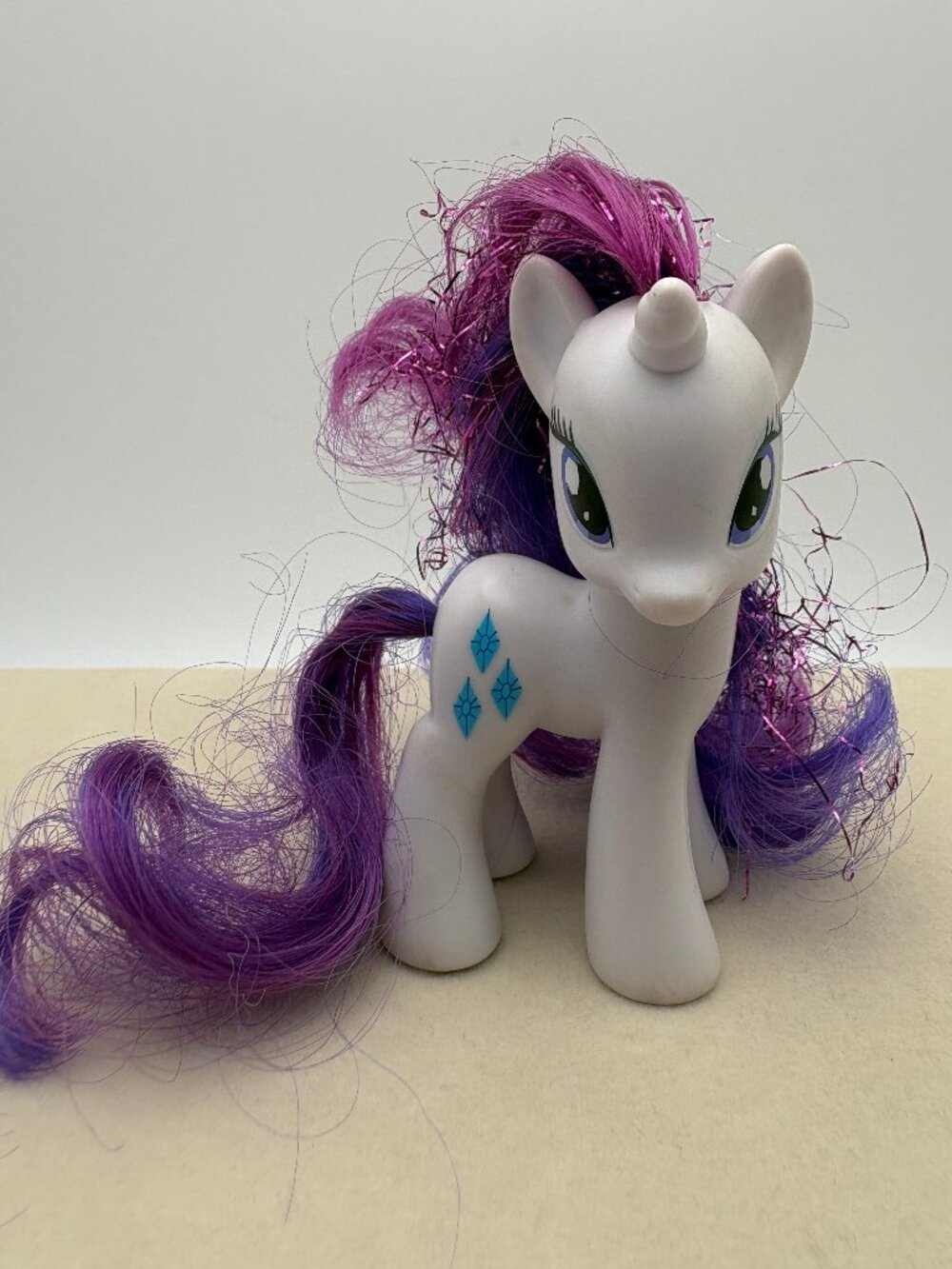 My Little Pony (MLP) Rarity Tinsel Crystal Empire G4 2010 Flaws (MLP: LOT2-11)